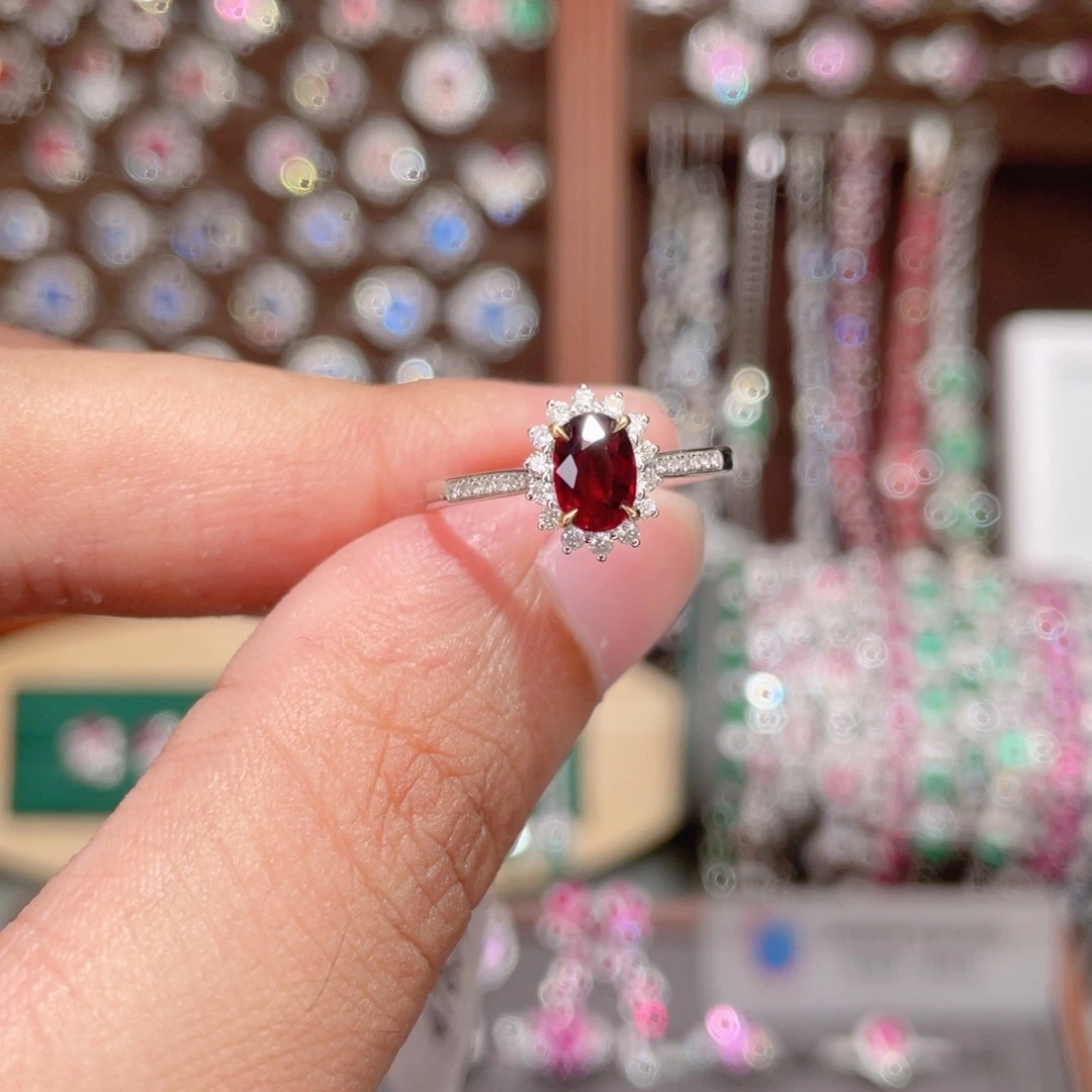 18K金镶嵌红宝石戒指0.62ct 无烧鸽血