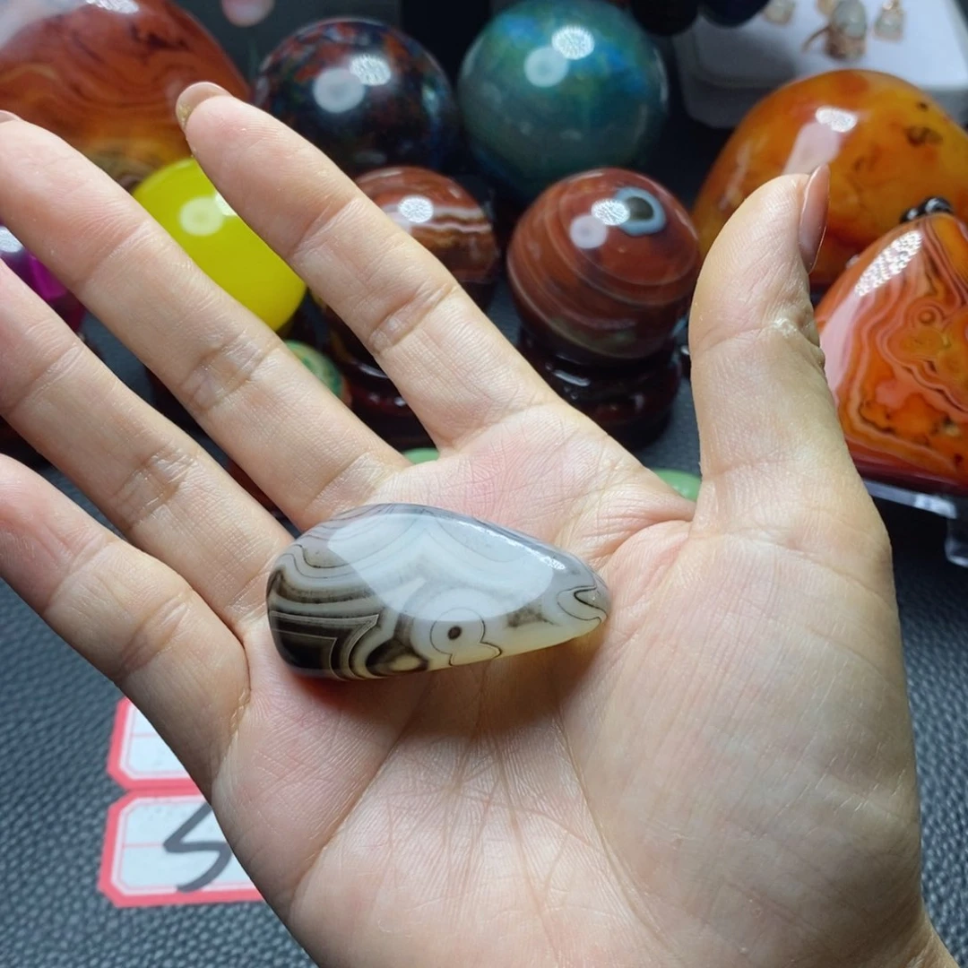 玛瑙/玉髓颈饰未镶嵌奶*?