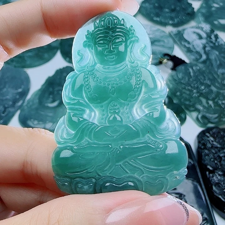 翡翠未镶嵌颈饰多样性发货天然的A货翡翠