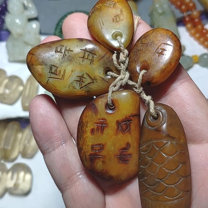 和田玉颈饰未镶嵌海****调