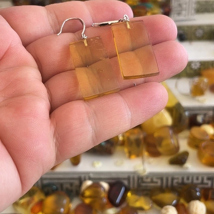 琥珀未镶嵌裸石耳钉