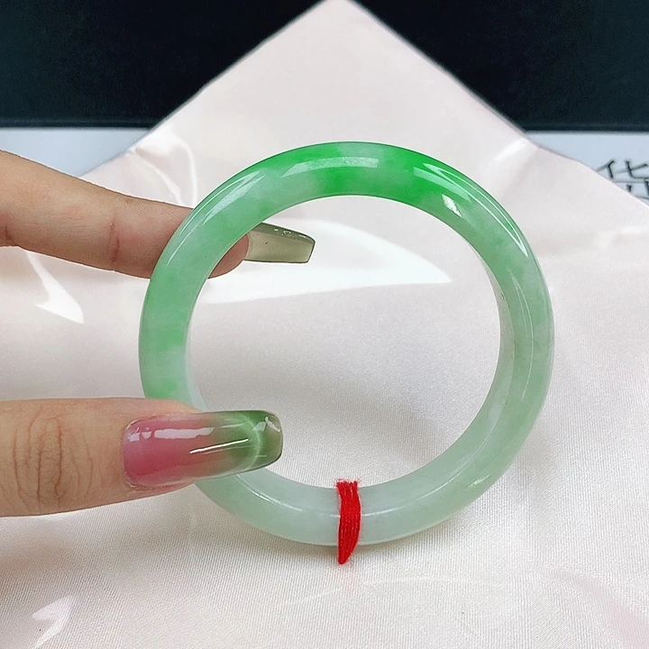 翡翠未镶嵌手镯圈55.8，34065