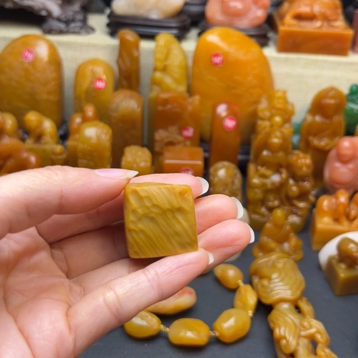 红***猪寿山石印石题材：工艺品