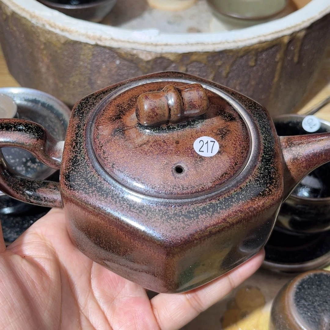 茶盏义兴龙窑坚持真柴烧