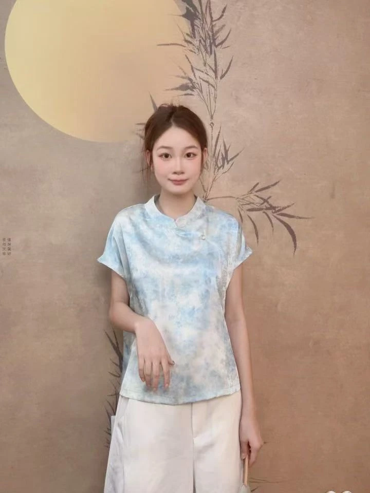 【蓝天】渐变立领上衣提花宽松女士半袖休闲薄款扎染