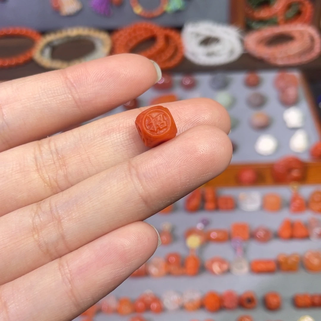 南红玛瑙未镶嵌招财进宝六方珠卡8