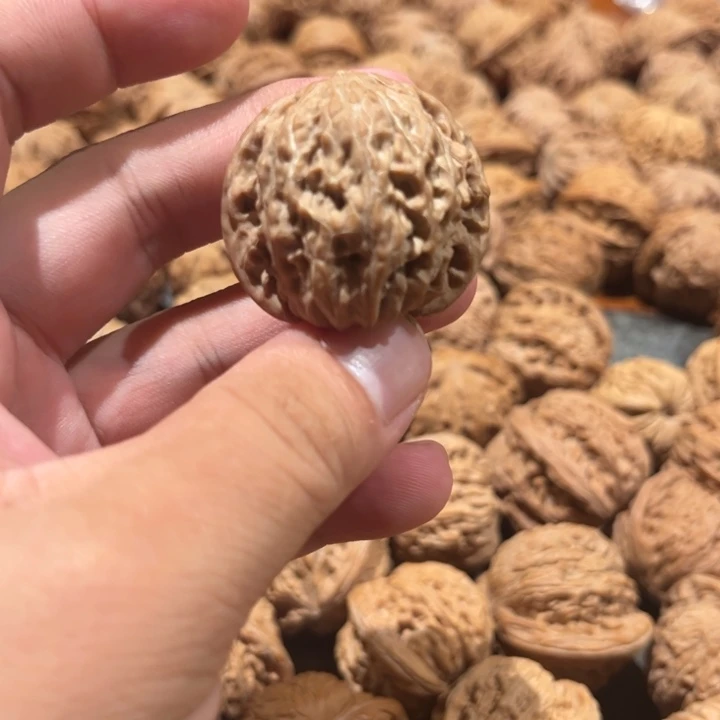 吊坠桃核狮子头核桃