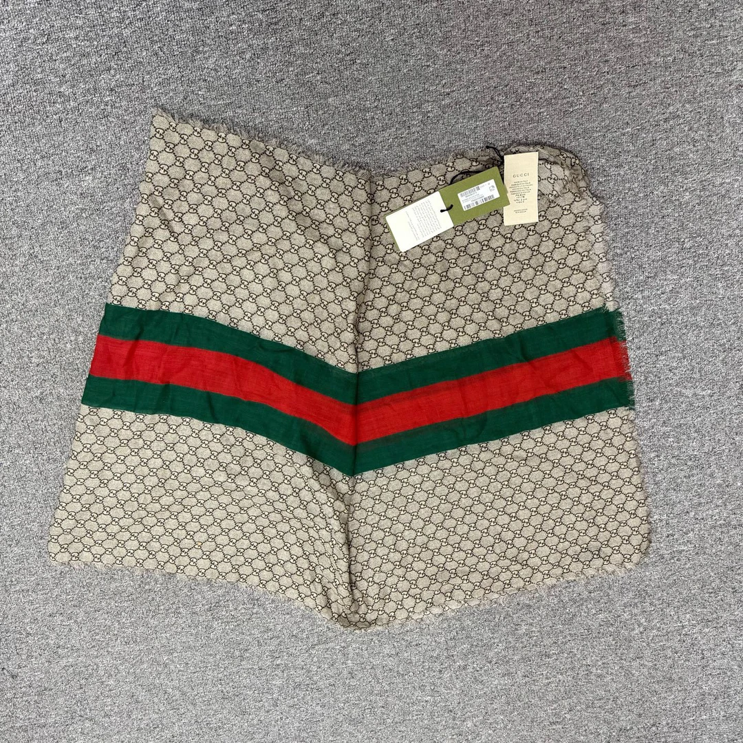 未使用 GUCCI/古驰 18778434红绿条纹老花满印围巾 70cm x 200cm