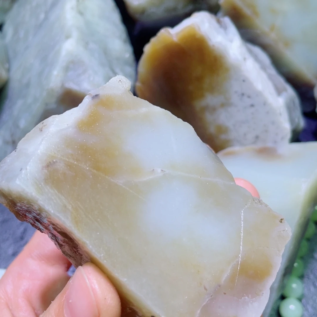 和田玉未镶嵌珠宝半成品