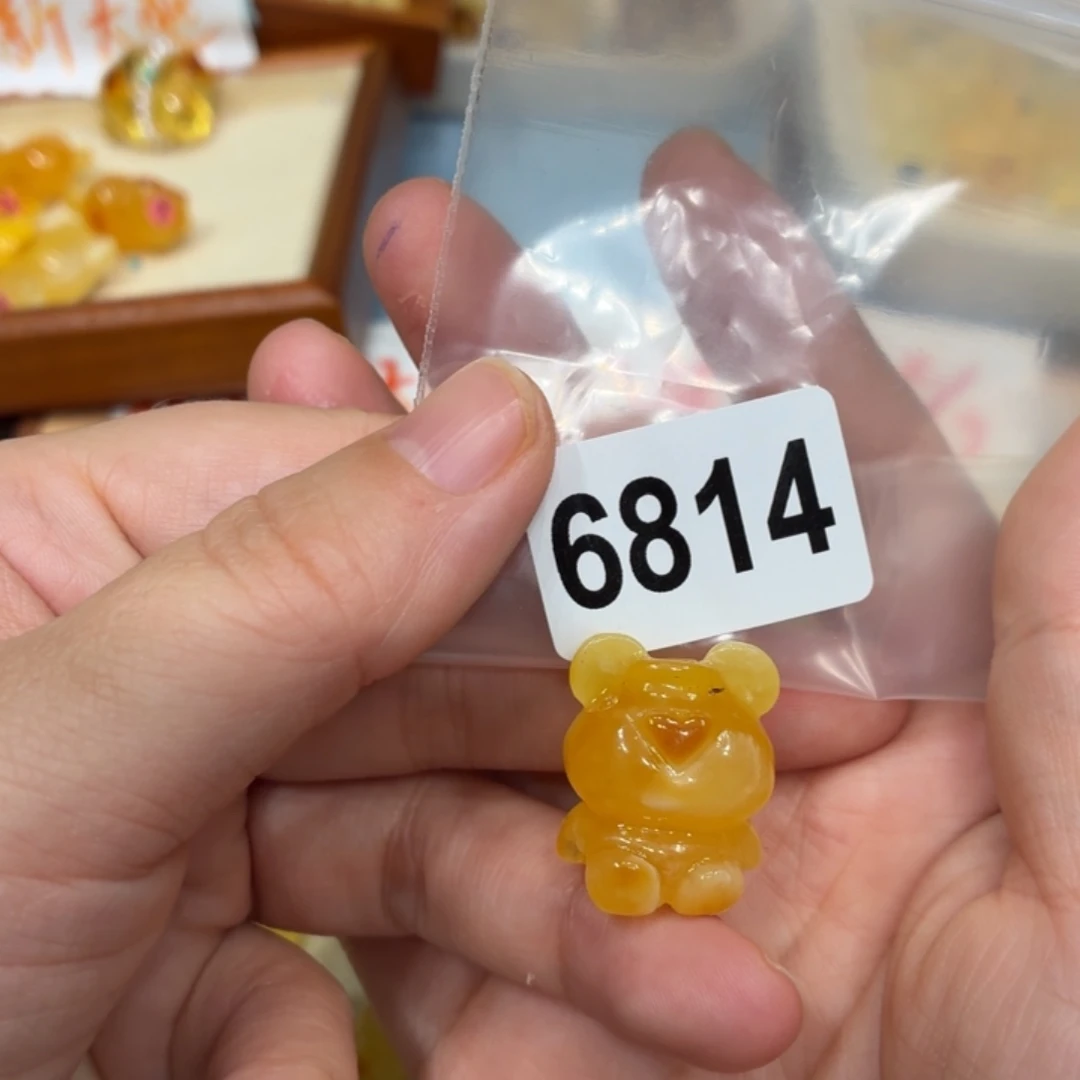 李***好琥珀未镶嵌珠宝奇石