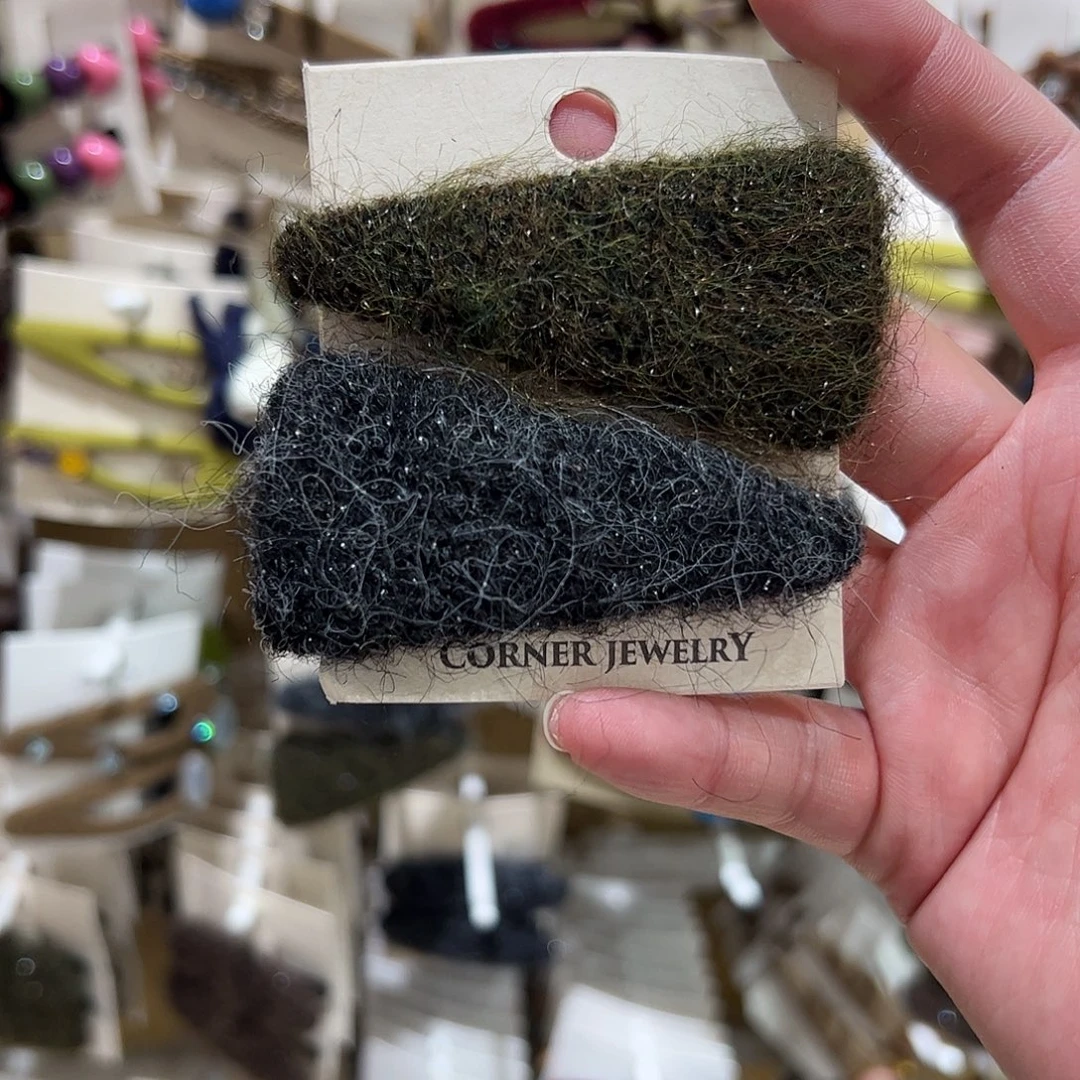 非金属布艺灰绿色拼毛拜拜夹