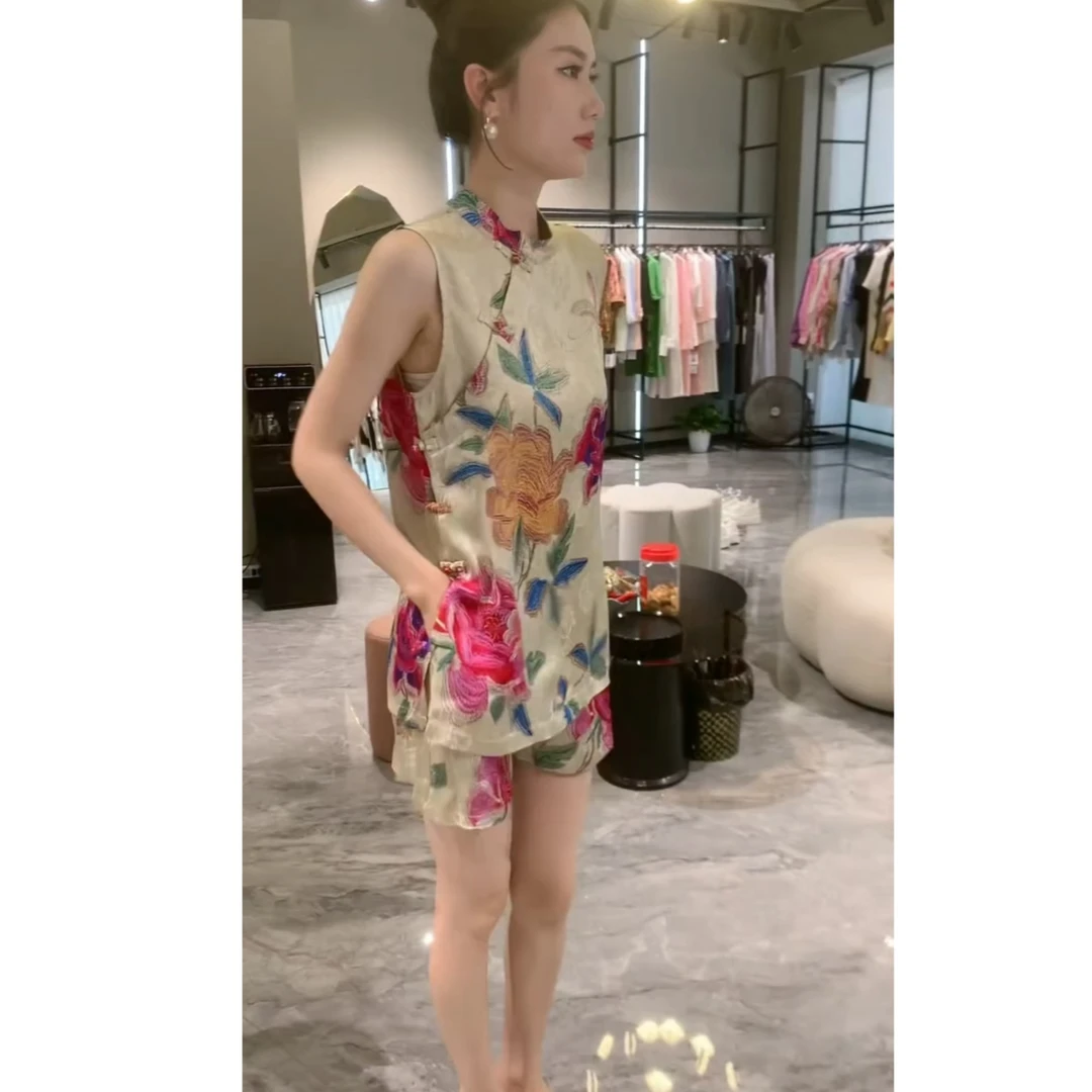 高档减龄夏季新款网红同款两件套碎花新中式无袖上衣搭配显瘦短裤