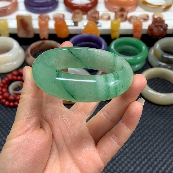 石英质玉未镶嵌手镯