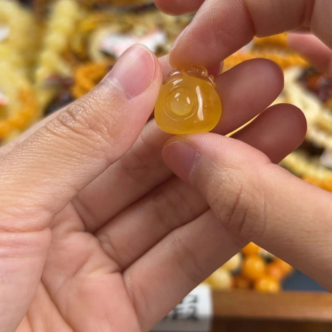 琥珀未镶嵌珠宝奇石