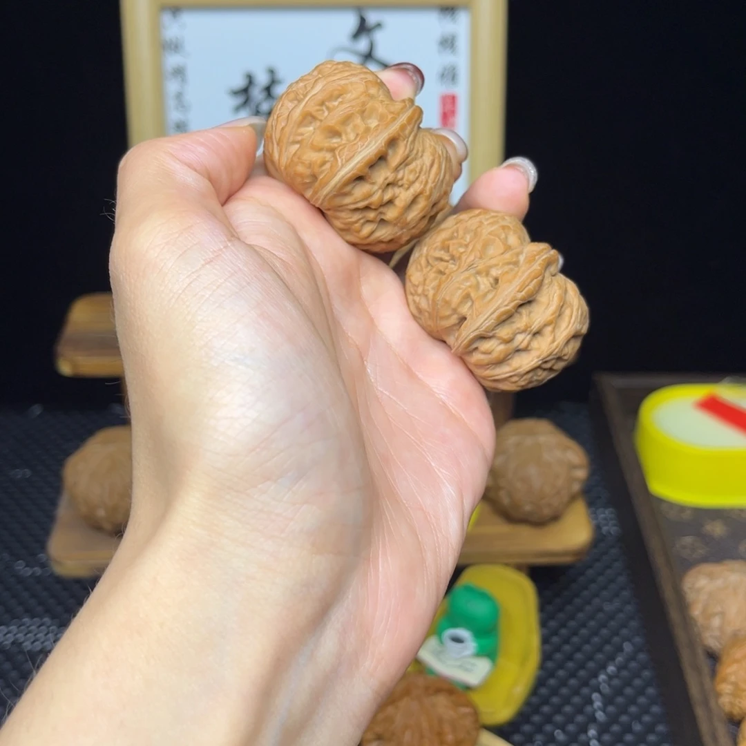 霸***爷文玩核桃吊坠元宝43全白茬