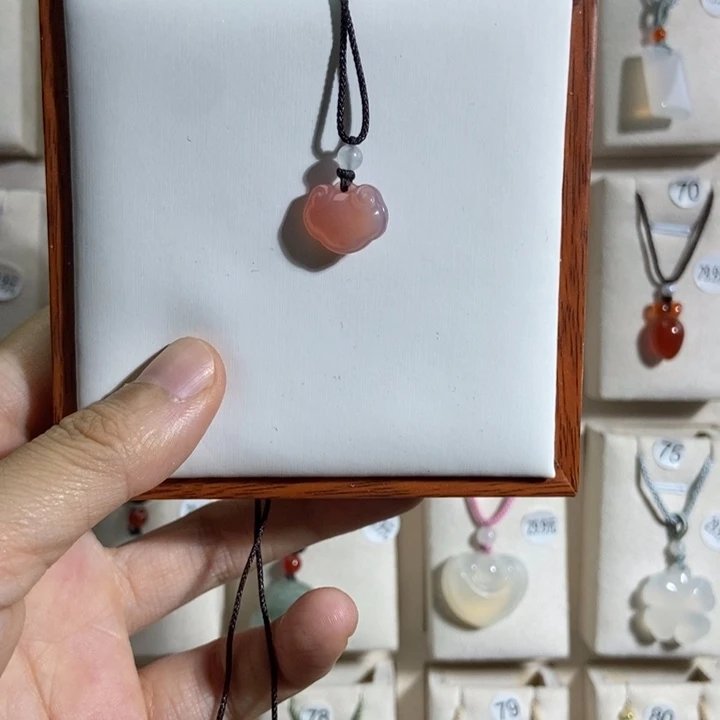 玛瑙/玉髓颈饰未镶嵌