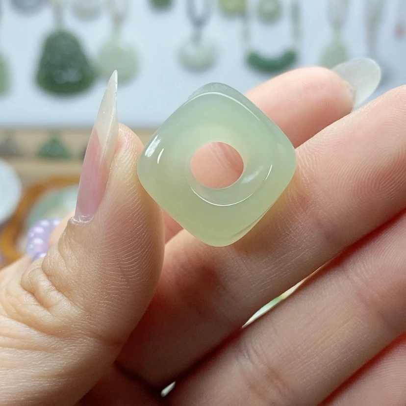 【闪购商品】颈饰未镶嵌和田玉