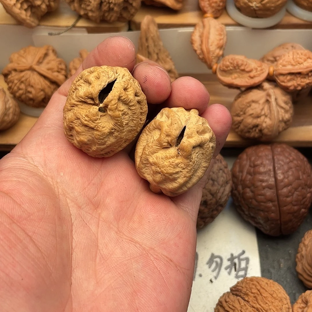 y***y文玩核桃吊坠鬼脸