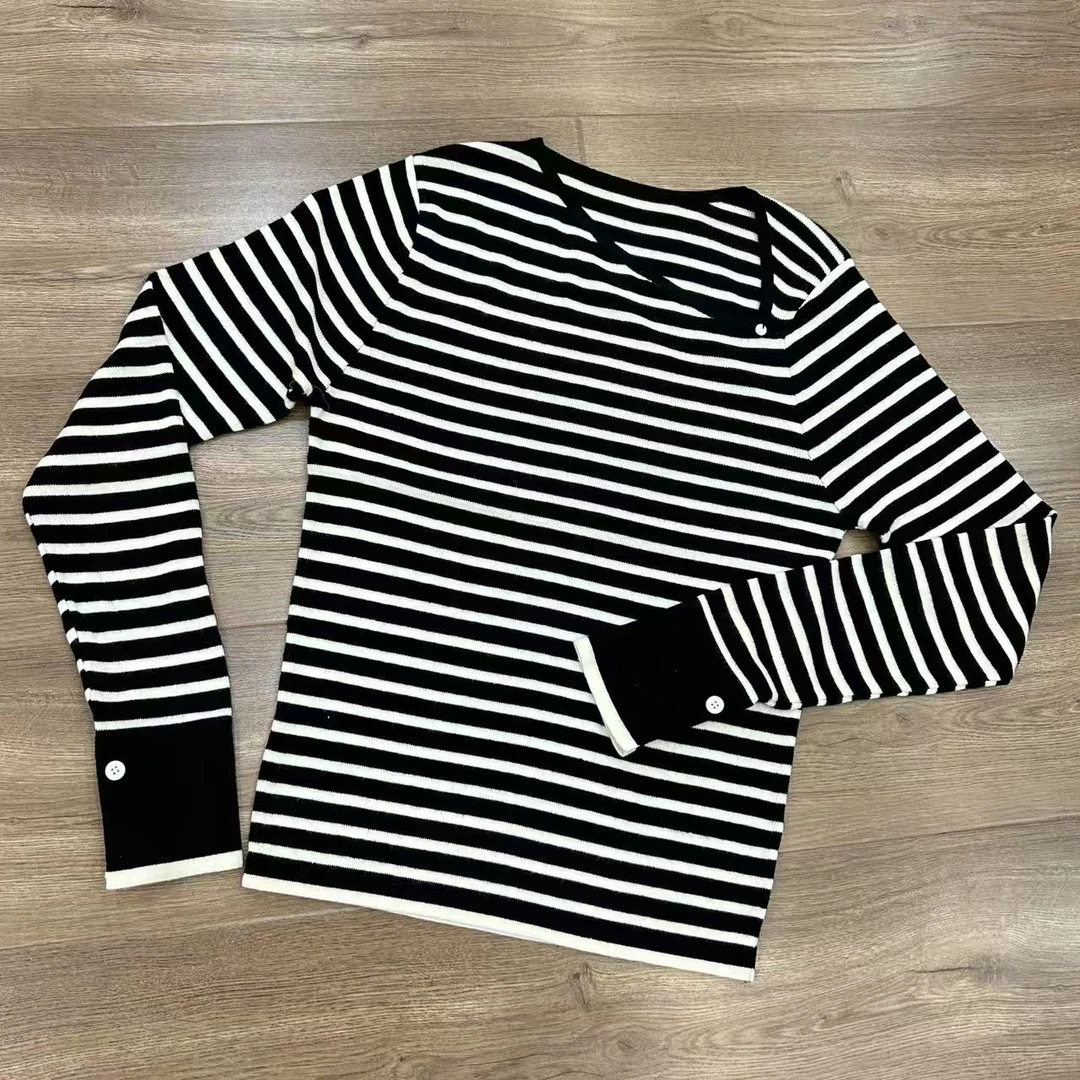 【叶子服饰】新款时尚百搭简约黑白条纹毛衣0436