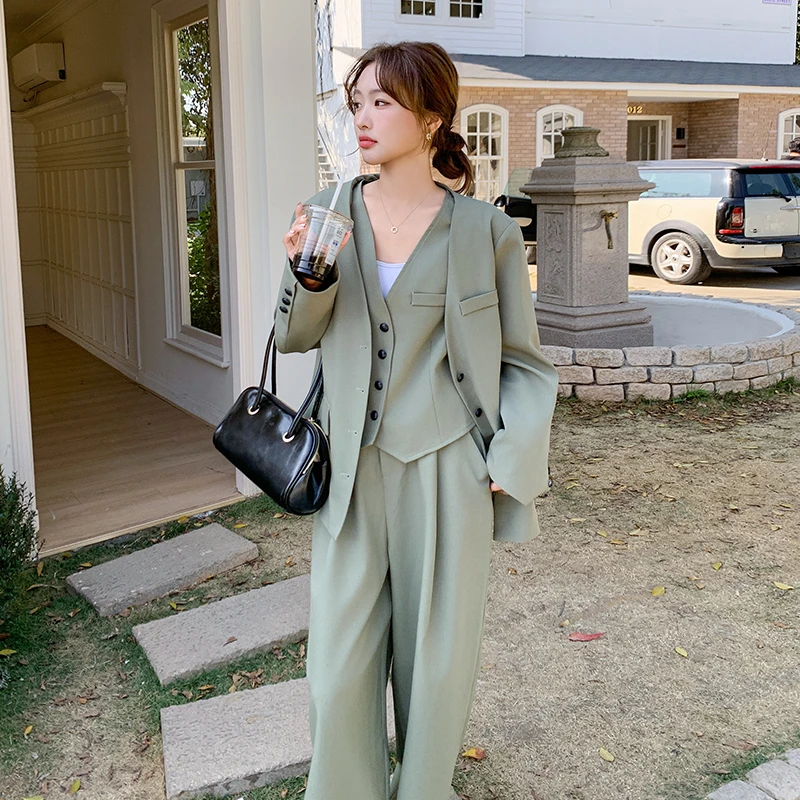 西装马甲套装女春季2025新款高级感气质知性通勤西装阔腿裤三件套