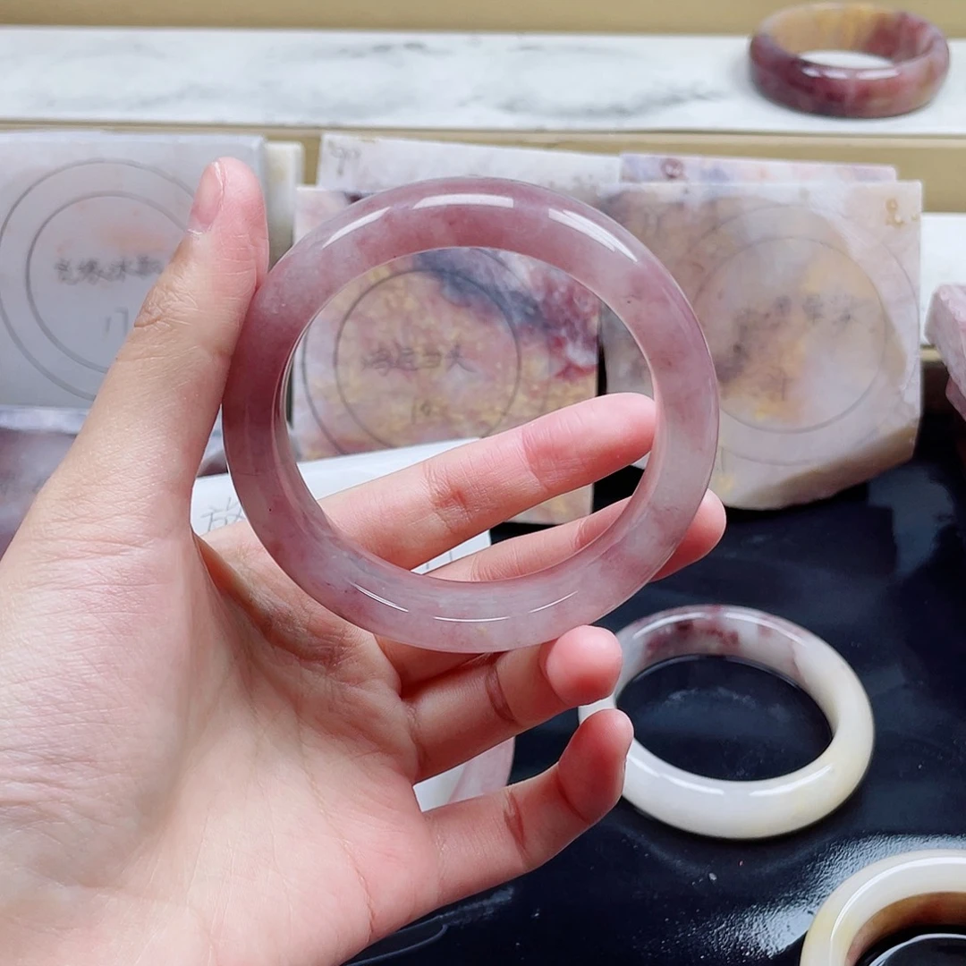 石英质玉手镯未镶嵌