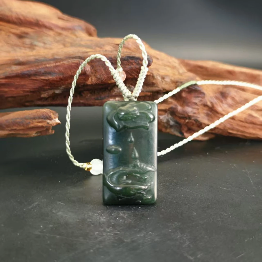 Q和田玉莲年有余吊坠2239