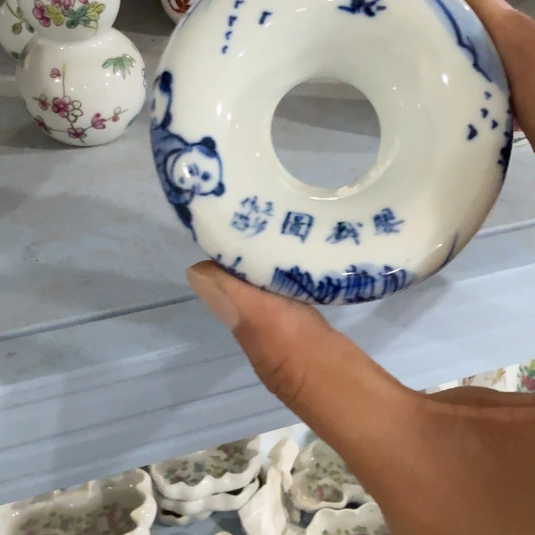 瓷片摆件等物品等都会自动消失