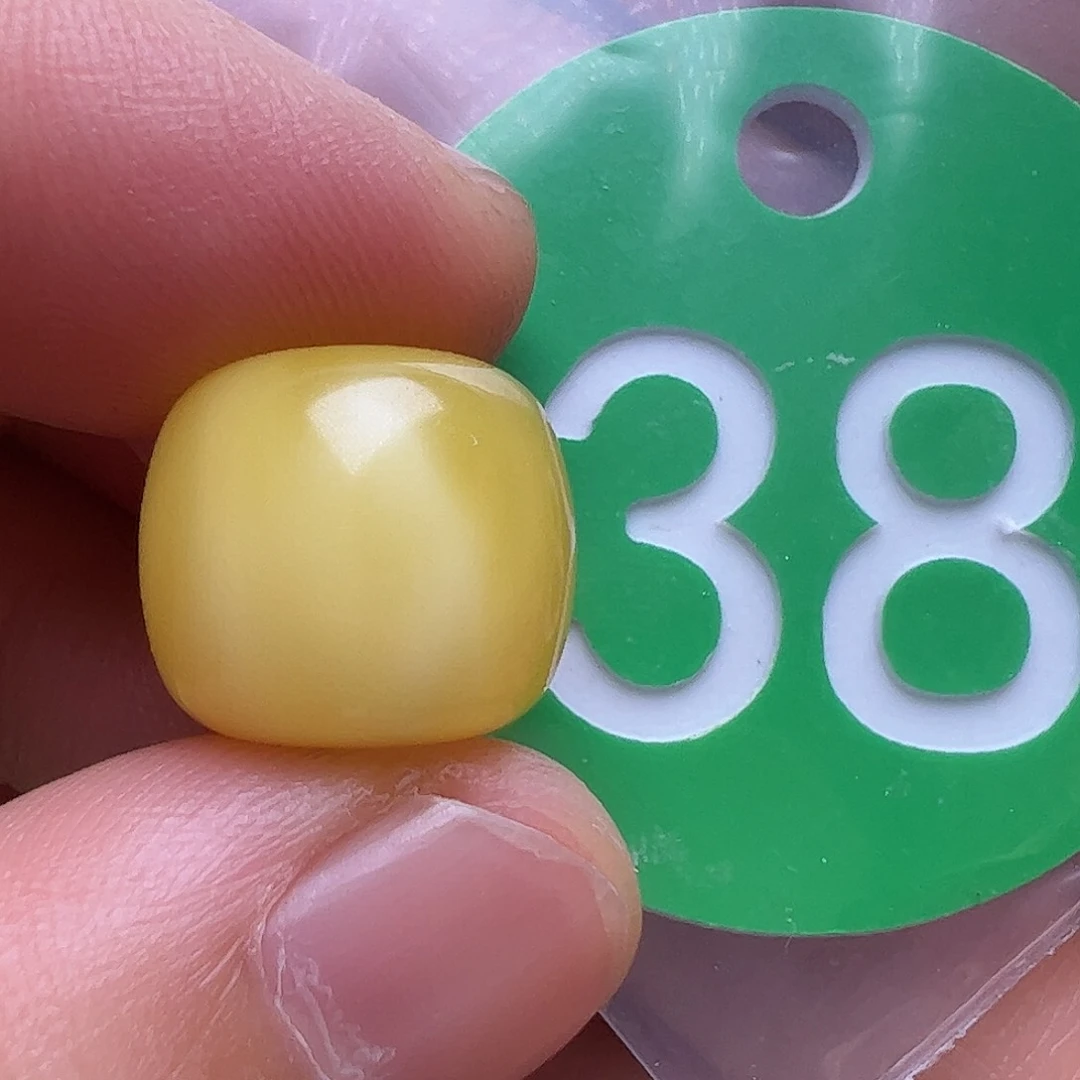 未镶嵌蜜蜡裸石13.5m m