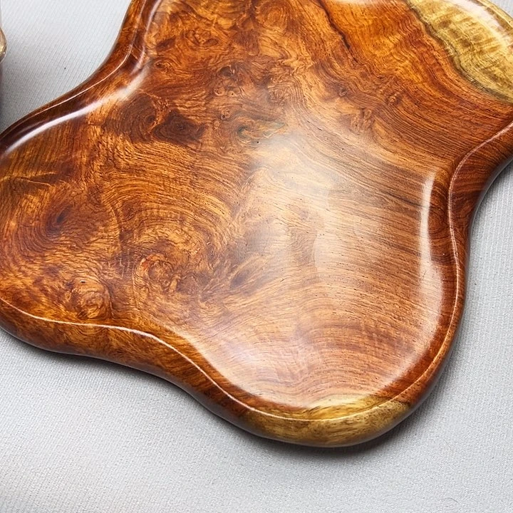 费*罗缅甸花梨木盘子一个