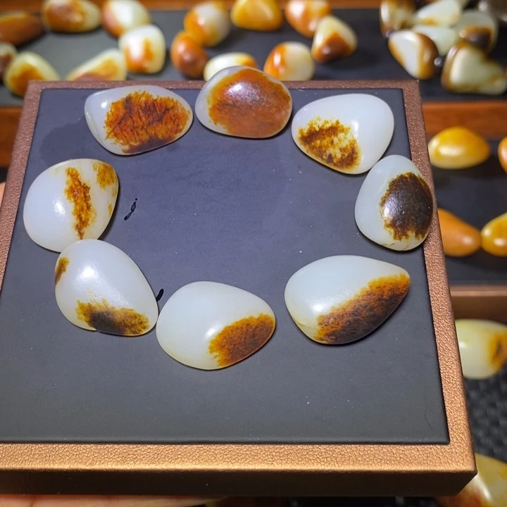 和田玉未镶嵌手串