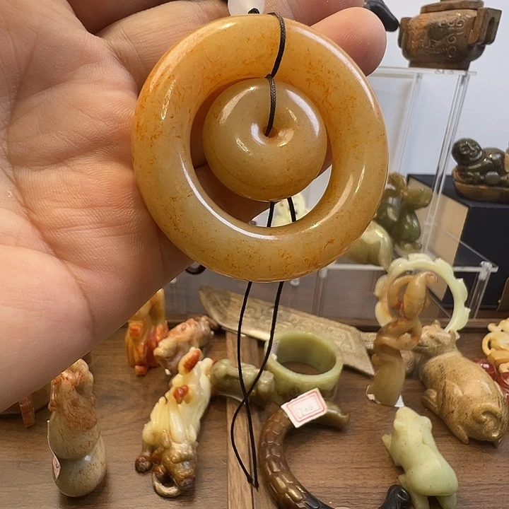 和田玉（糖玉）未镶嵌挂件