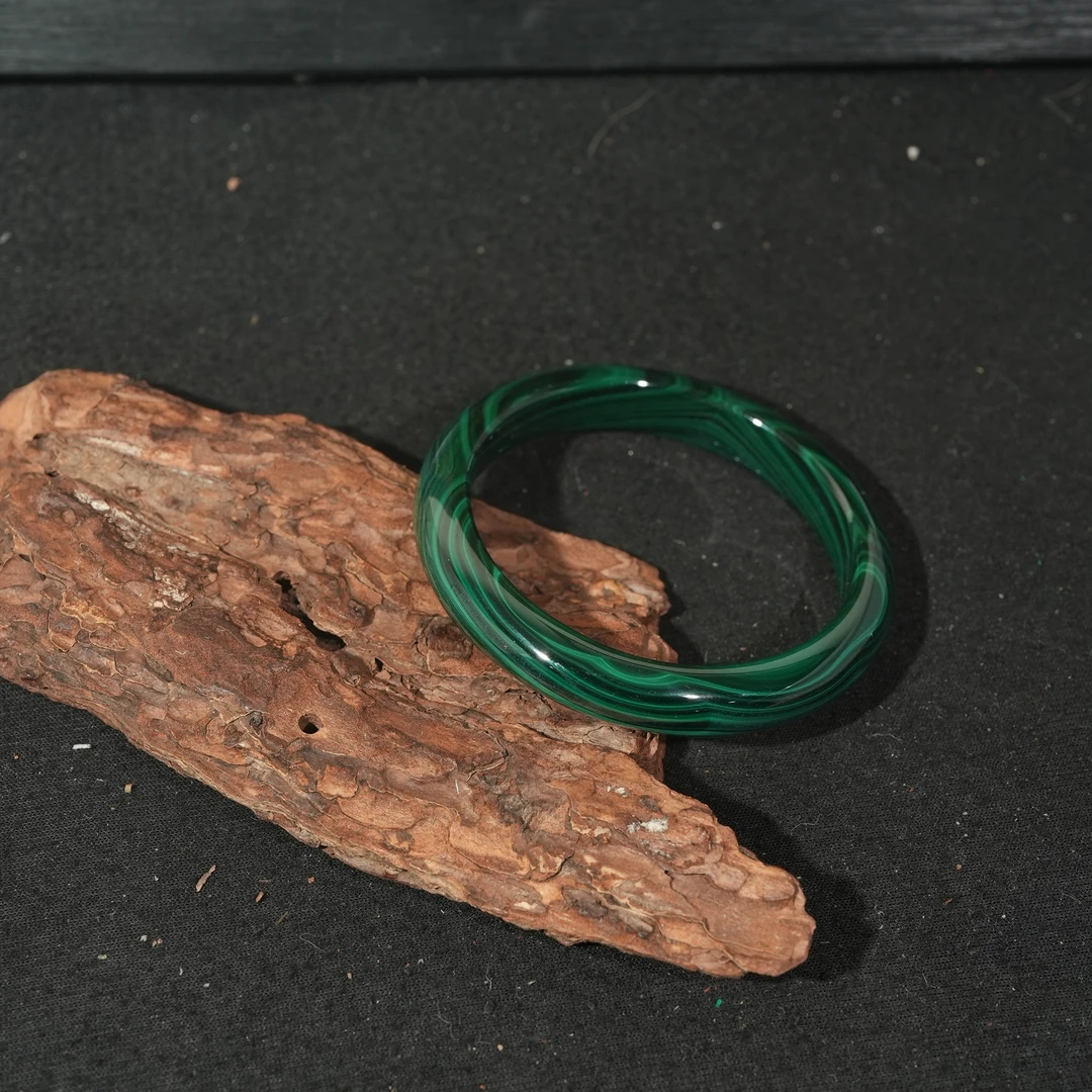 12.3香港王老板-孔雀石手镯4s258