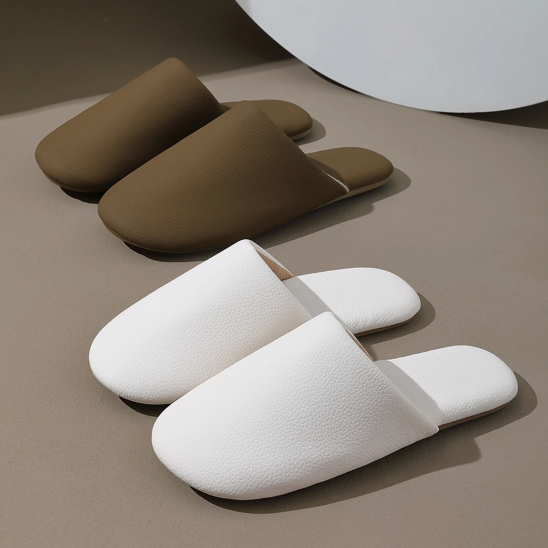 日系四季静音拖鞋女款家用待客软底pu皮防滑防水简约情侣包头拖男