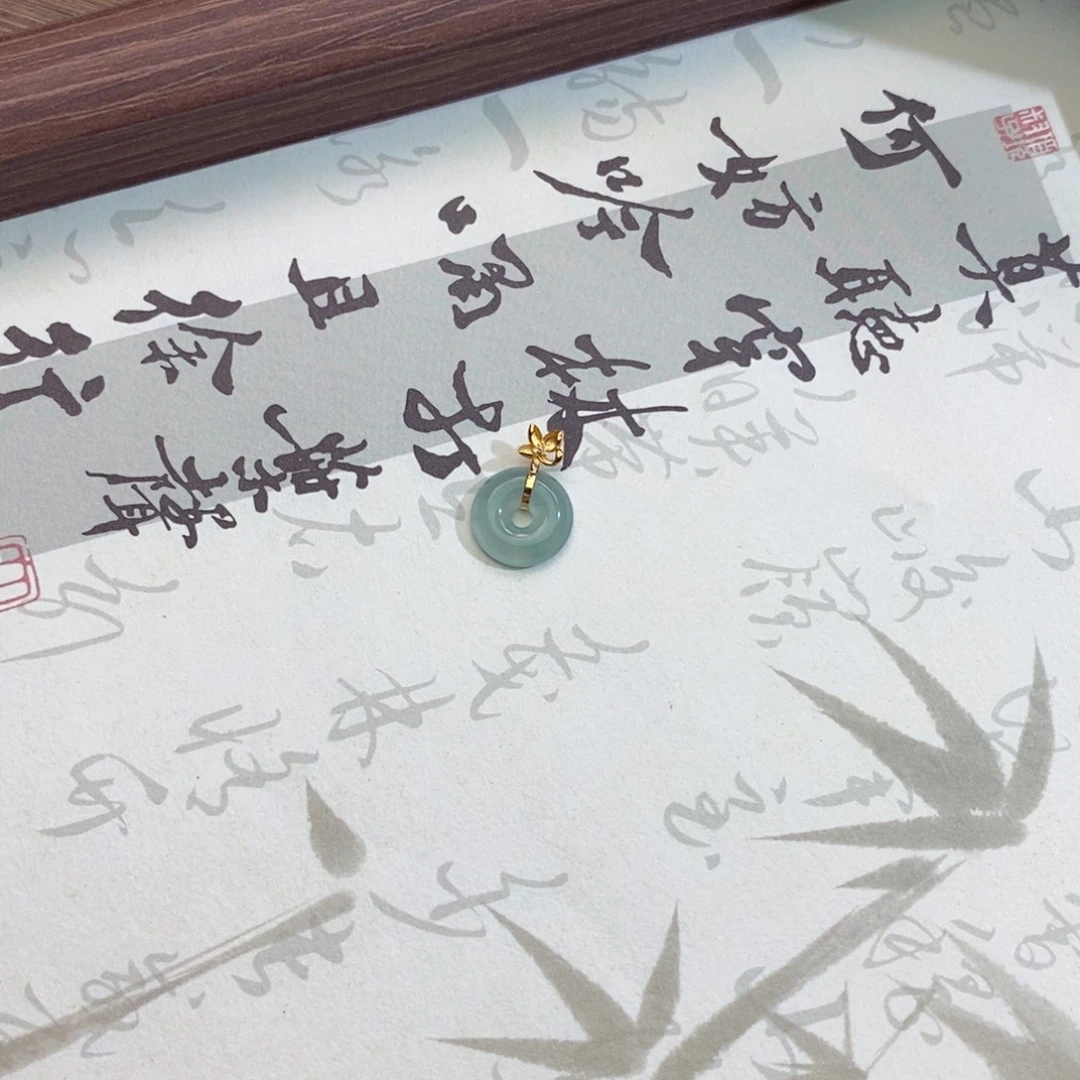 颈饰18K金镶嵌翡翠翡翠