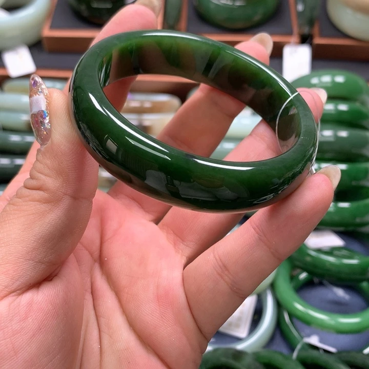 【闪购商品】未镶嵌手镯和田玉（碧玉）