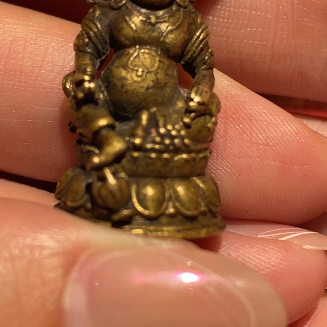 和田玉未镶嵌挂件游**水