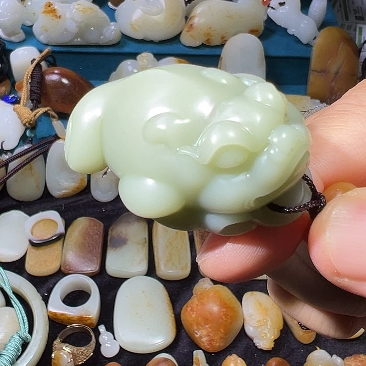 和田玉未镶嵌吊坠(不含链)