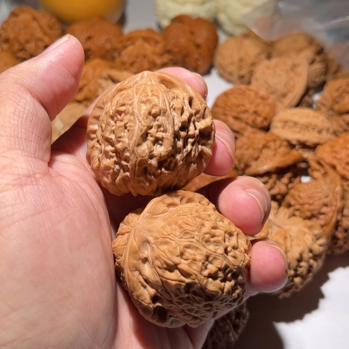 墨***特桃核把件狮子头核桃