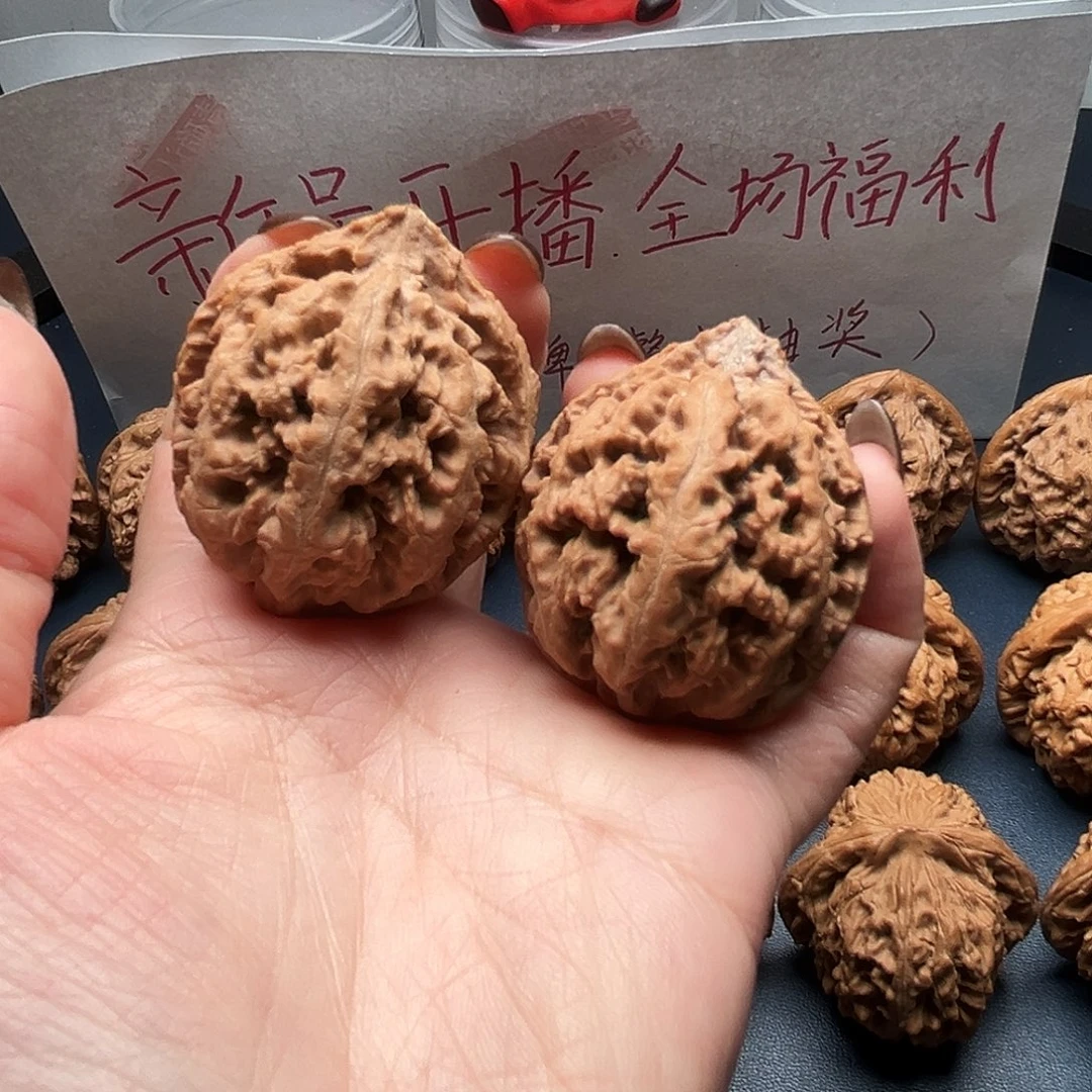 韦***爷核桃38尺寸楸子核桃