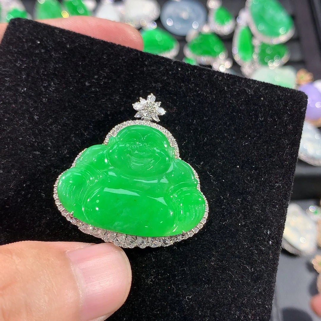 翡翠18K金镶嵌颈饰