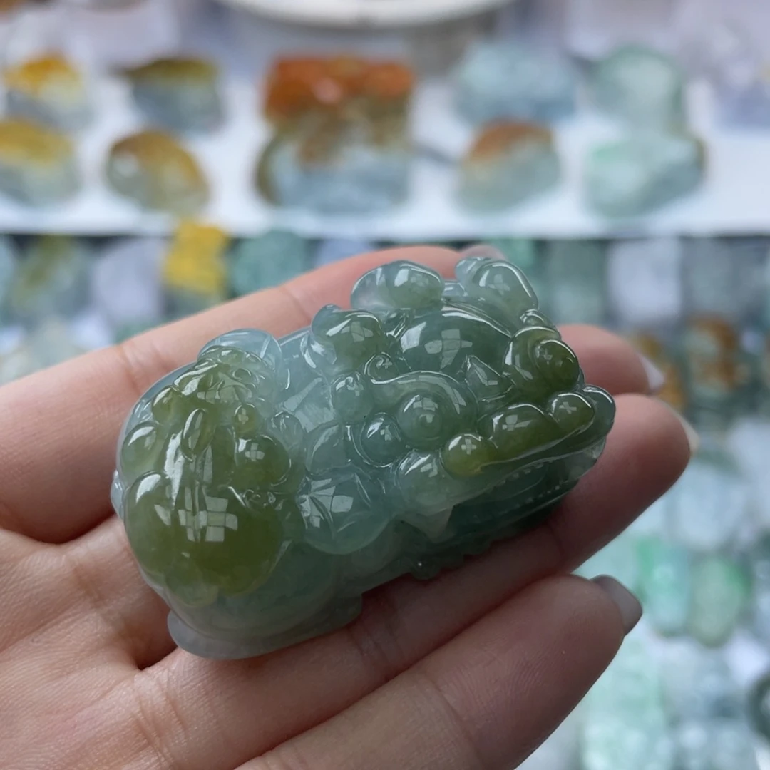 颈饰未镶嵌翡翠貔貅