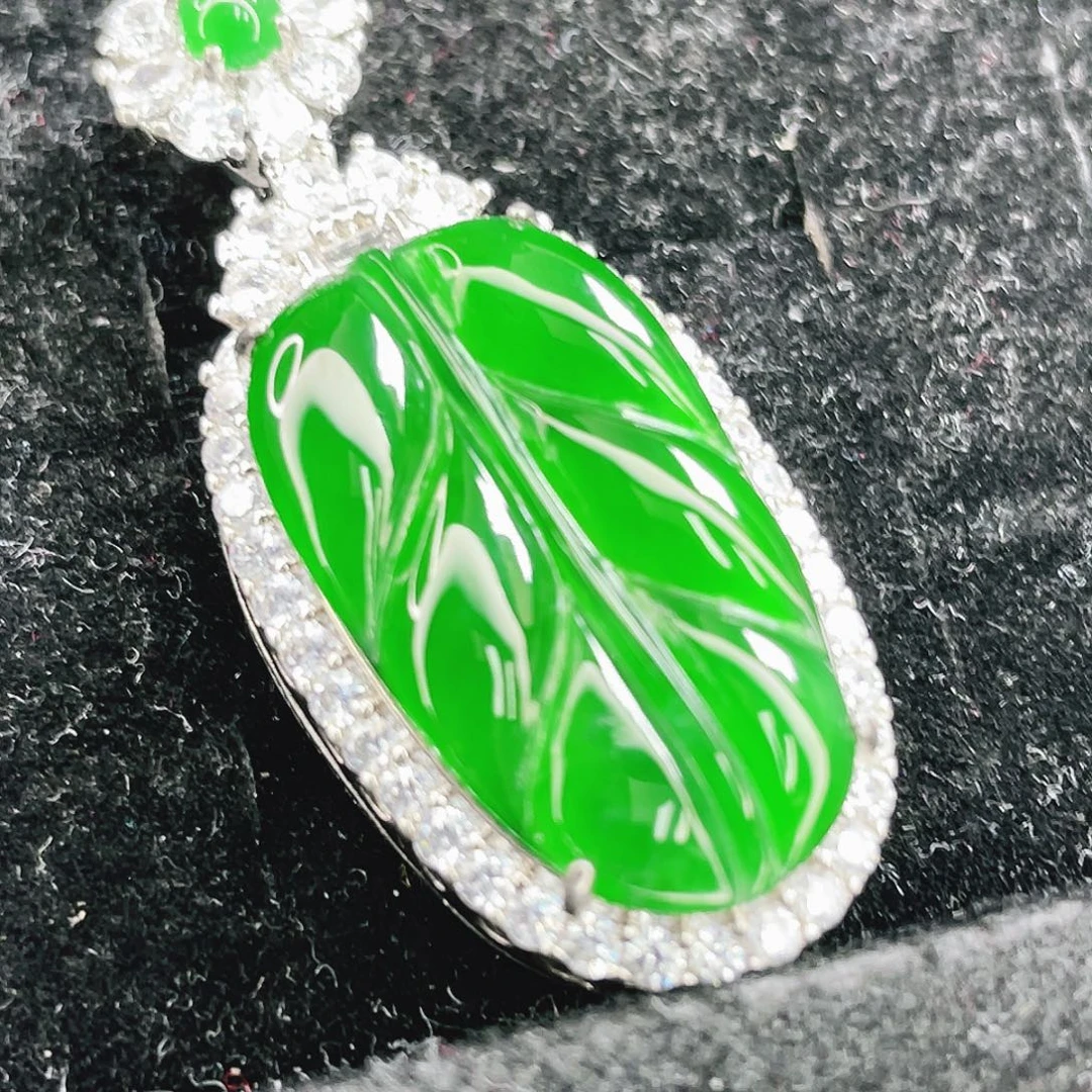 翡翠未镶嵌颈饰285