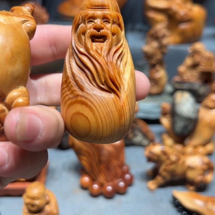 辉***8柏木（崖柏）点点关注