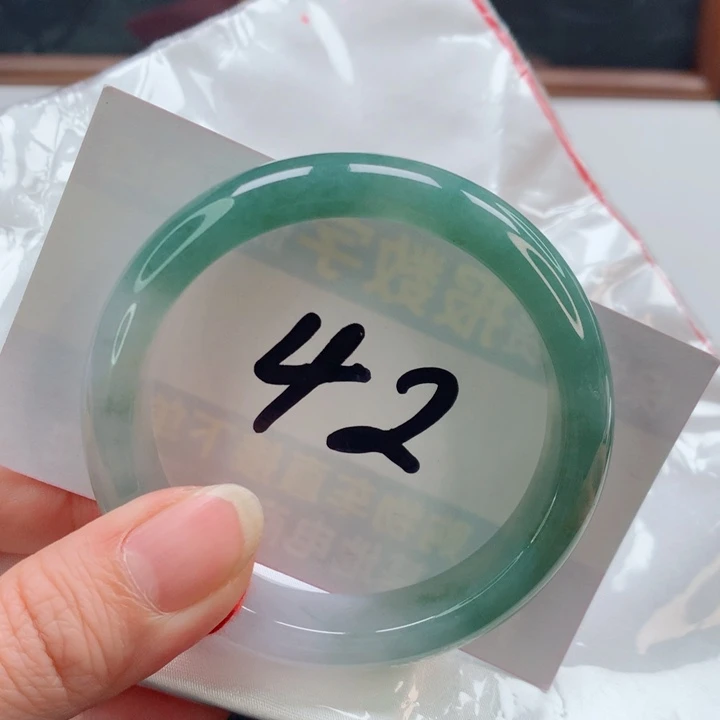 未镶嵌手镯翡翠正