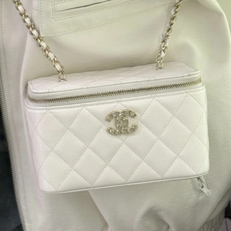 未使用 Chanel/香奈儿 小花6枫 25P 长盒子化妆包 镭射标钻扣