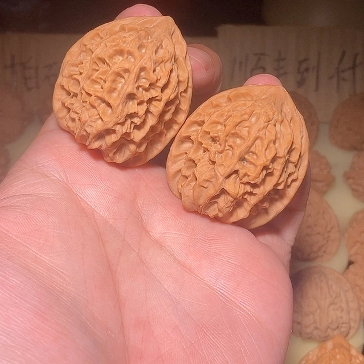 文玩核桃手把件水晶狮子头