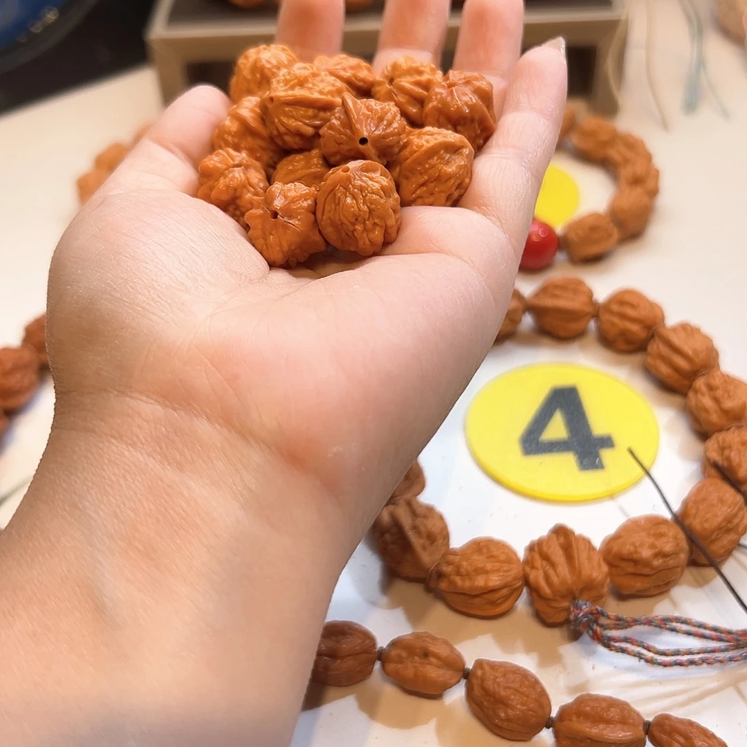 文玩核桃手串?****往小金蟾