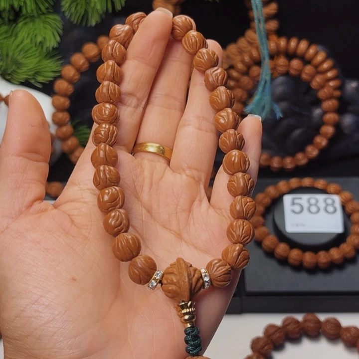 ****西龙纹桃核玉龙脊10