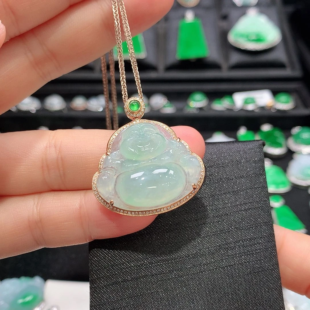 翡翠18K金镶嵌颈饰佛公