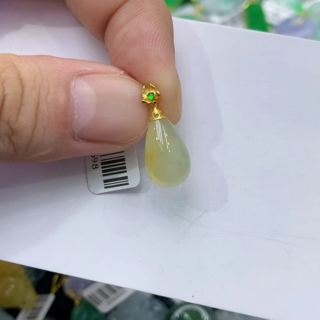 颈饰18K金镶嵌翡翠翡翠